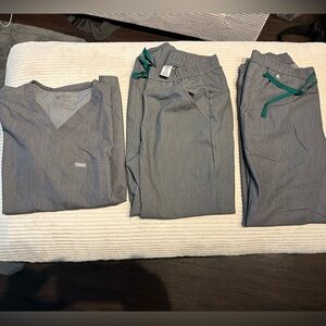 FIGS Men’s Scrub Set (1 top + 2 pants)